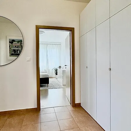 96m2 Designer Apartment, Free Garage Parking Apartment *