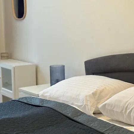 Modern Skorepka 4 * Prague