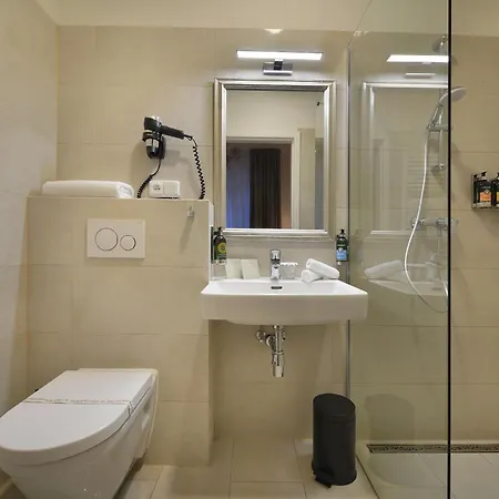 Little King Old Town Aparthotel 3*