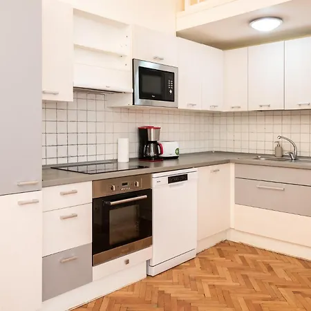 Hybernska Apartment