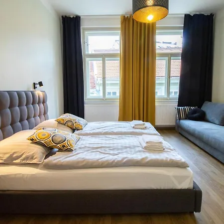 Apartment Spacious Cr Without Elevator Prague