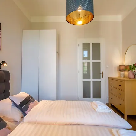 Apartment Spacious Cr Without Elevator Prague