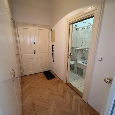 Nerudova Lägenhet *