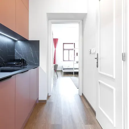 Stay2gether In Pink 16 - Main Train Station Apartament