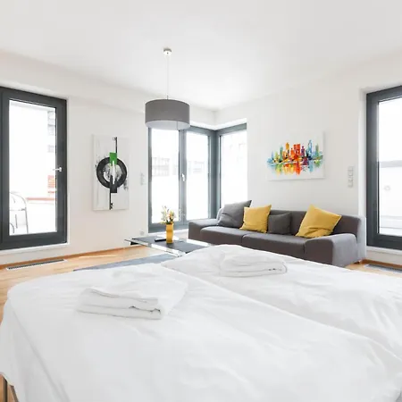 Days - Luxurious In Trendy Zizkov Appartement