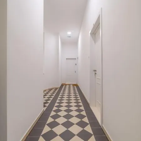 Apartment Chic Brick In Historic City By Rentez *
