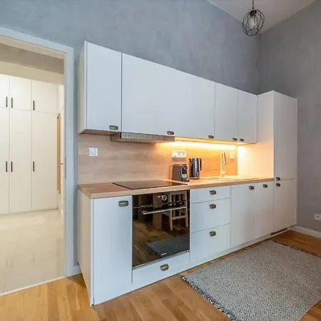 Apartment Chic Brick In Historic City By Rentez *