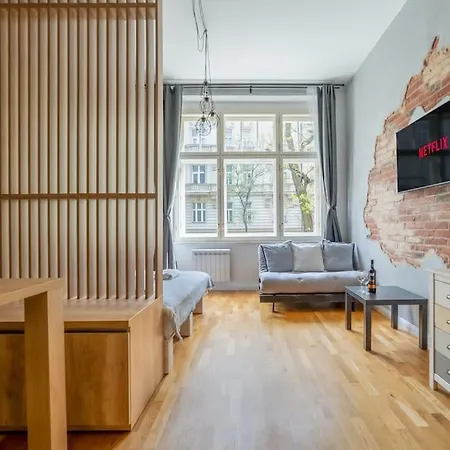 Apartment Chic Brick In Historic City By Rentez