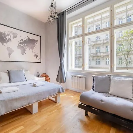 Chic Brick In Historic City By Rentez Apartment