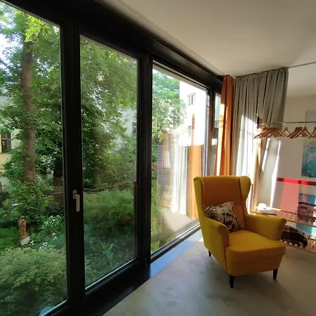 Apartment Romantic And Atypical In Prague's Montmartre