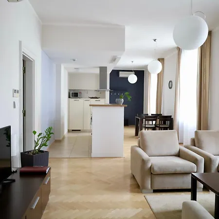 Rezidence Ostrovni 4* פראג