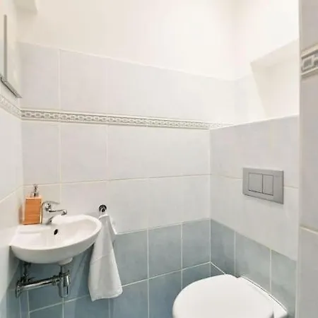 5 Single Confortable Beds At Charles Bridge Apartment Prague