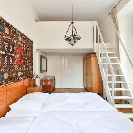 Apartment 5 Single Confortable Beds At Charles Bridge *