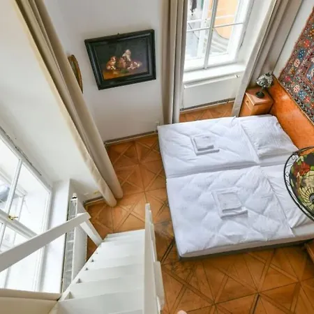 5 Single Confortable Beds At Charles Bridge * Prague