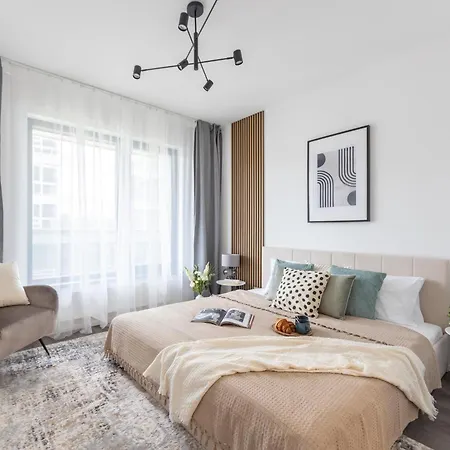Baby Friendly Apt With Terrace And Ac In Karlin By Days Apartment Prague