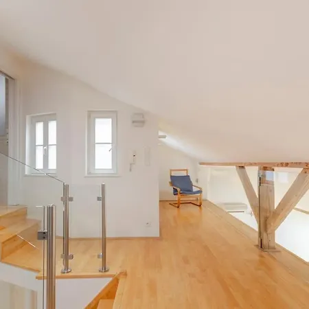 شقة Loft Maiselova