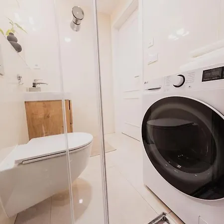 Stylish Studio In The Center *