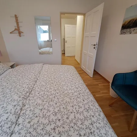 Apartment Apartmanovy Dum Se Zahradou V Klidne Casti Prahy Prague