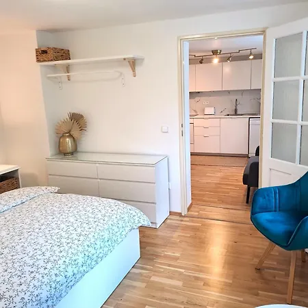 Apartmanovy Dum Se Zahradou V Klidne Casti Prahy Apartment