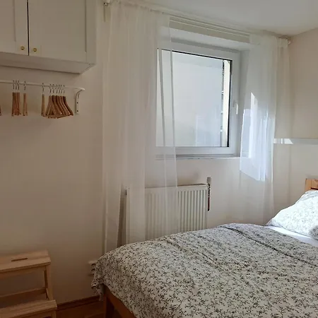 Apartmanovy Dum Se Zahradou V Klidne Casti Prahy Prague