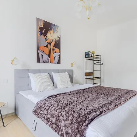 Apartment With 3 Bedroom For Family *