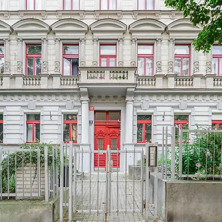 Apartment With 3 Bedroom For Family