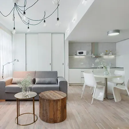 Hotel Holeckova Prague