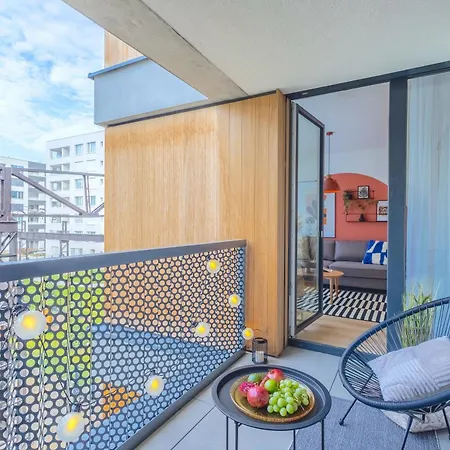 Design - Balcony, Free Parking, Yoga, 10 Mins To Center, By Gravity Apartment Prague