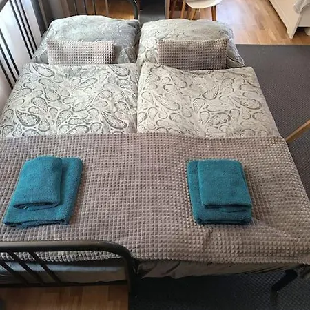 Cozy In The Of 2 Apartment
