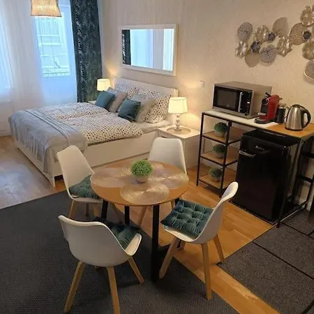 Cozy In The Of 2 Apartment *