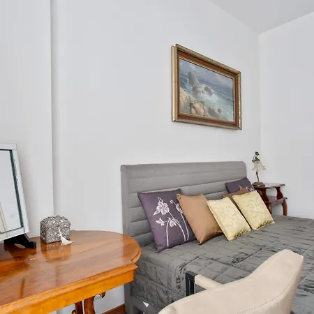 Melody Apartment *