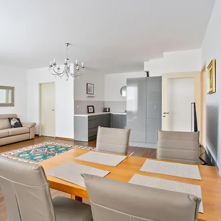 Melody Apartment *