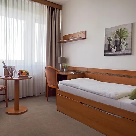 Otel Ilf Prag