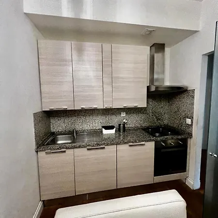 Four Reasons Apartment *