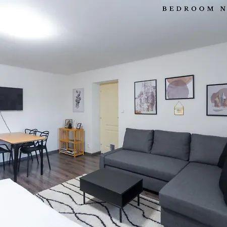 The Bookhouse, 5-bedroom By Castle Appart hôtel Prague