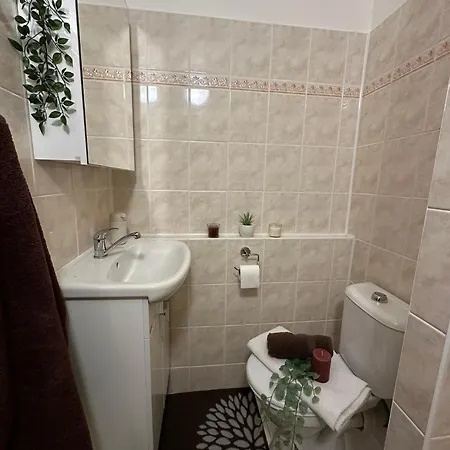 Apartment Cozy Near Centre Prag