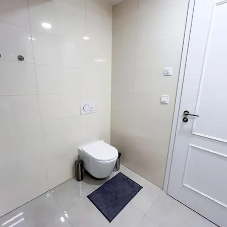 Apartment Crystal 404 *
