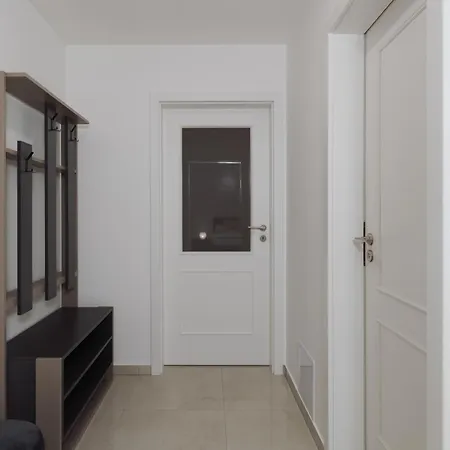 Azure - Cozy Center With Balcony Apartment *