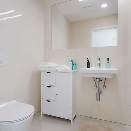 Apartment Azure - Cozy Center With Balcony Prague