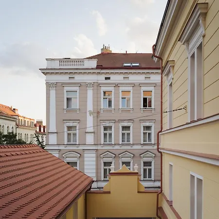 Azure - Cozy Center With Balcony Prague