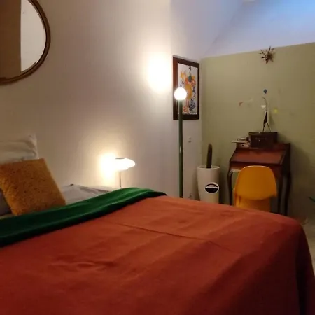 Apartment Romantic And Atypical In Prague's Montmartre *