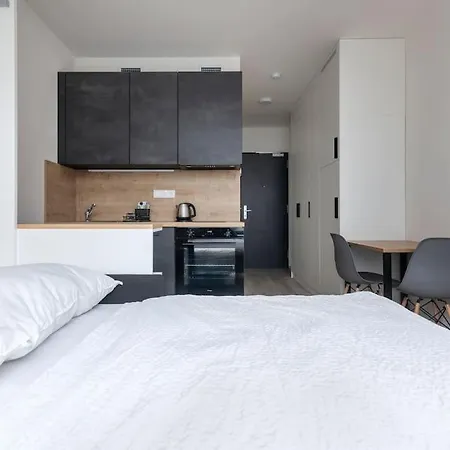 Апартаменты Tiny Flat, 1gb Wifi, Smart Tv, Air Condition