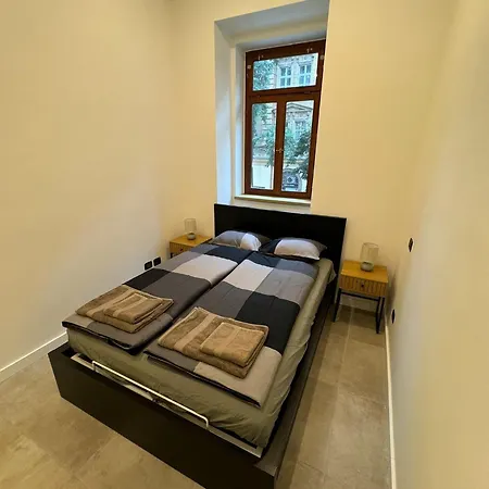 Cool With Small Balcony Near Florenc