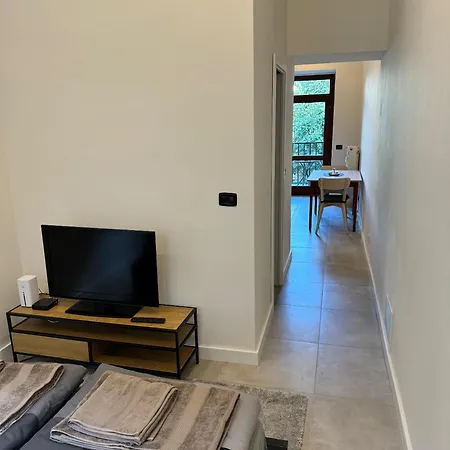 Cool With Small Balcony Near Florenc *