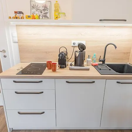 On-site Free Parking, 12 To Min Centre, Supermarket Praga