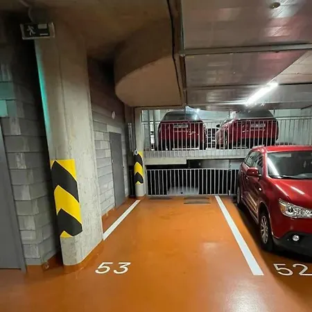 On-site Free Parking, 12 To Min Centre, Supermarket * Praga