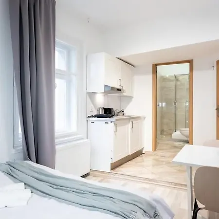 Apartment Peaceful Chic In