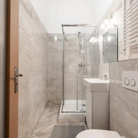 Peaceful Chic In Apartment Prag