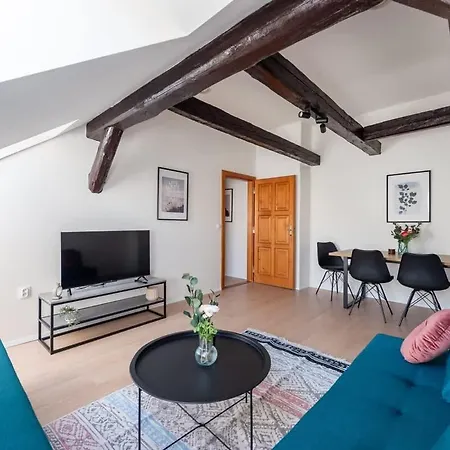 Zesty Family Friendly Elevator Access Old Town Apartmán Praha