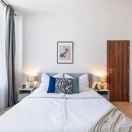 Well-located Luxury 3br Oasis In * プラハ
